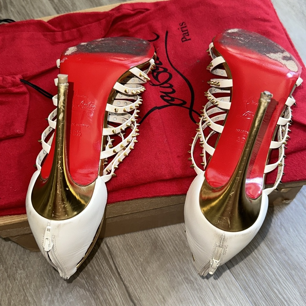 Final price drop‼️Christian Louboutin white gold spiked leather stilettos - Picture 4 of 5